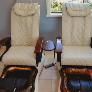 Christie's Mill Inn and Spa | Port Severn, Ontario | Two padded spa chairs and foot basin