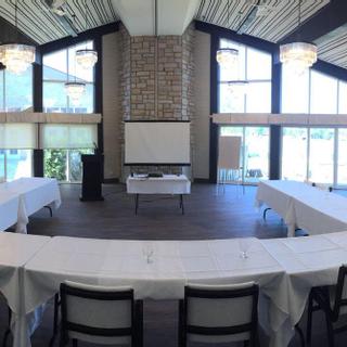 Christie's Mill Inn and Spa | Port Severn, Ontario | U-shaped meeting table with chairs