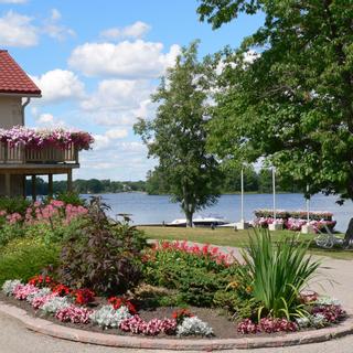 Christie's Mill Inn and Spa | Port Severn, Ontario | Garden and lake view from resort